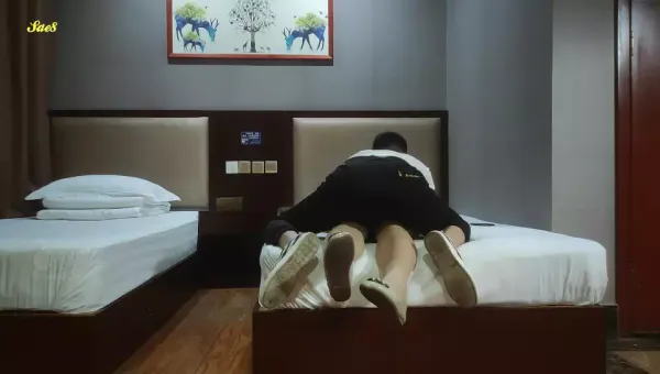 欧阳泡良精选丰满小阿姨背着老公来约会